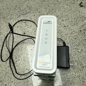 ARRIS SURFboard SB8200 White Modem